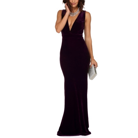 Windsor Dresses & Skirts - HP ⭐️ Dark Purple Velvet Gown Deep V Plunge Maxi S